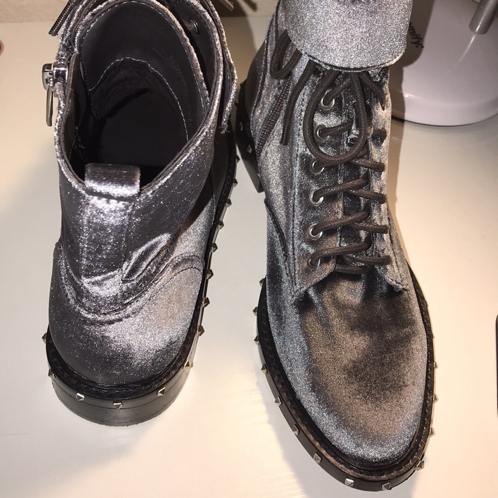 Vince Camuto grey boots